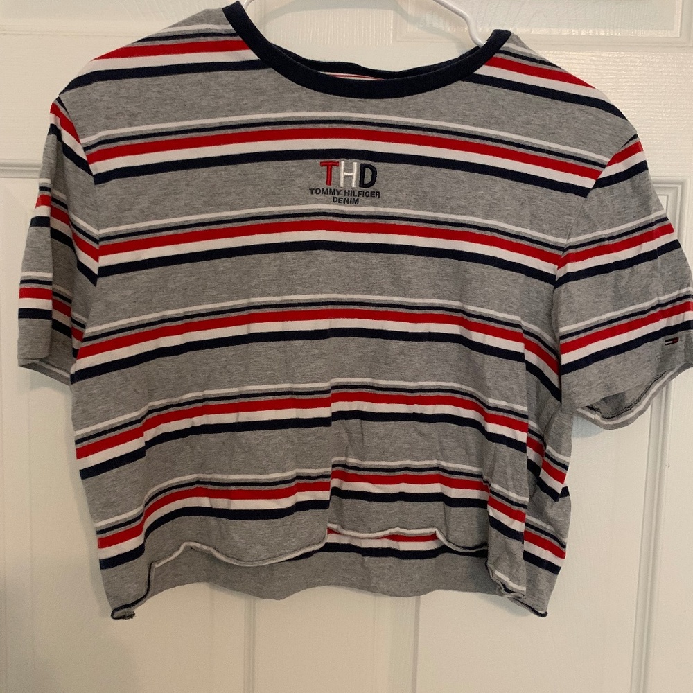 Cropped Tommy Hilfiger T-shirt